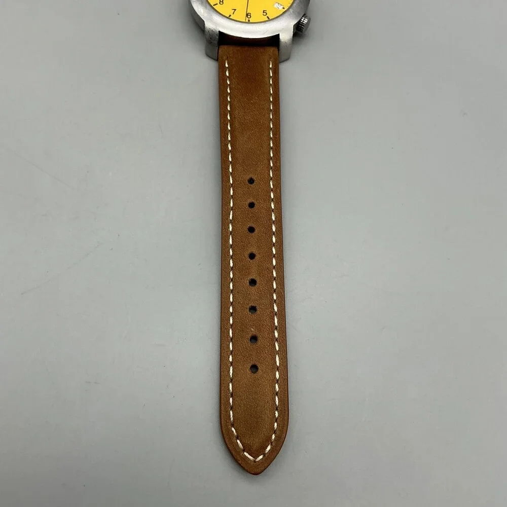 Victorinox Swiss Army V7-00 Mens Watch 37mm Yellow Dial Leather New Battery